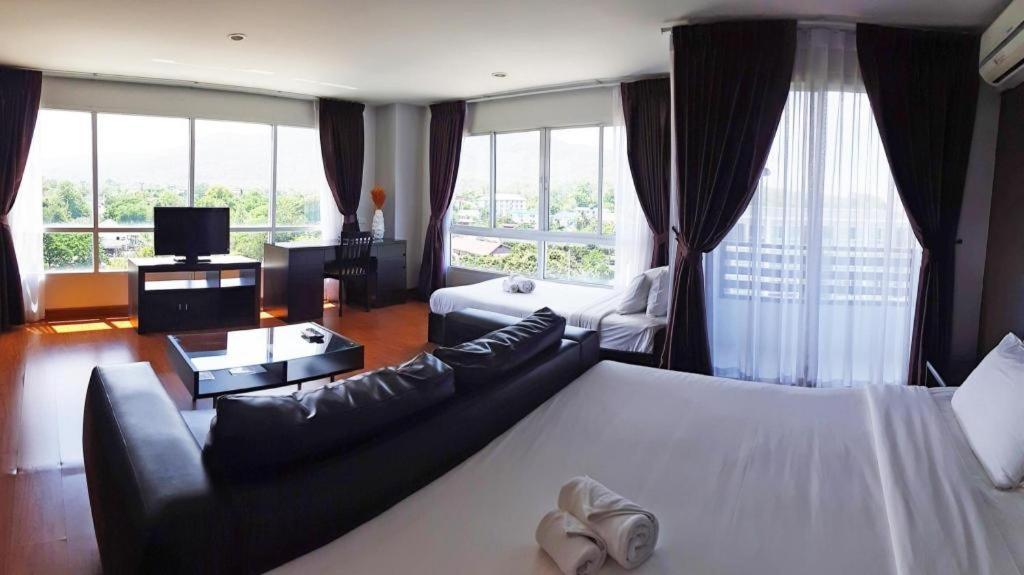 The Living-hills Hotel
