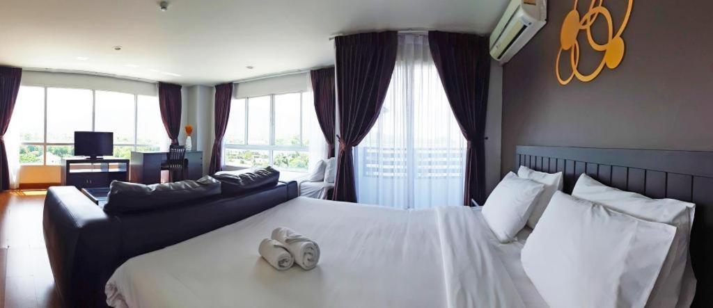 The Living-hills Hotel