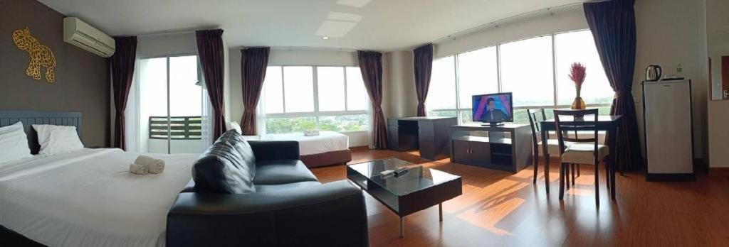 The Living-hills Hotel 4*